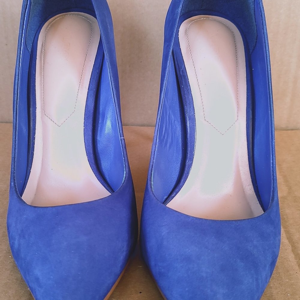 Aldo Blue Suede Pumps. Size 9